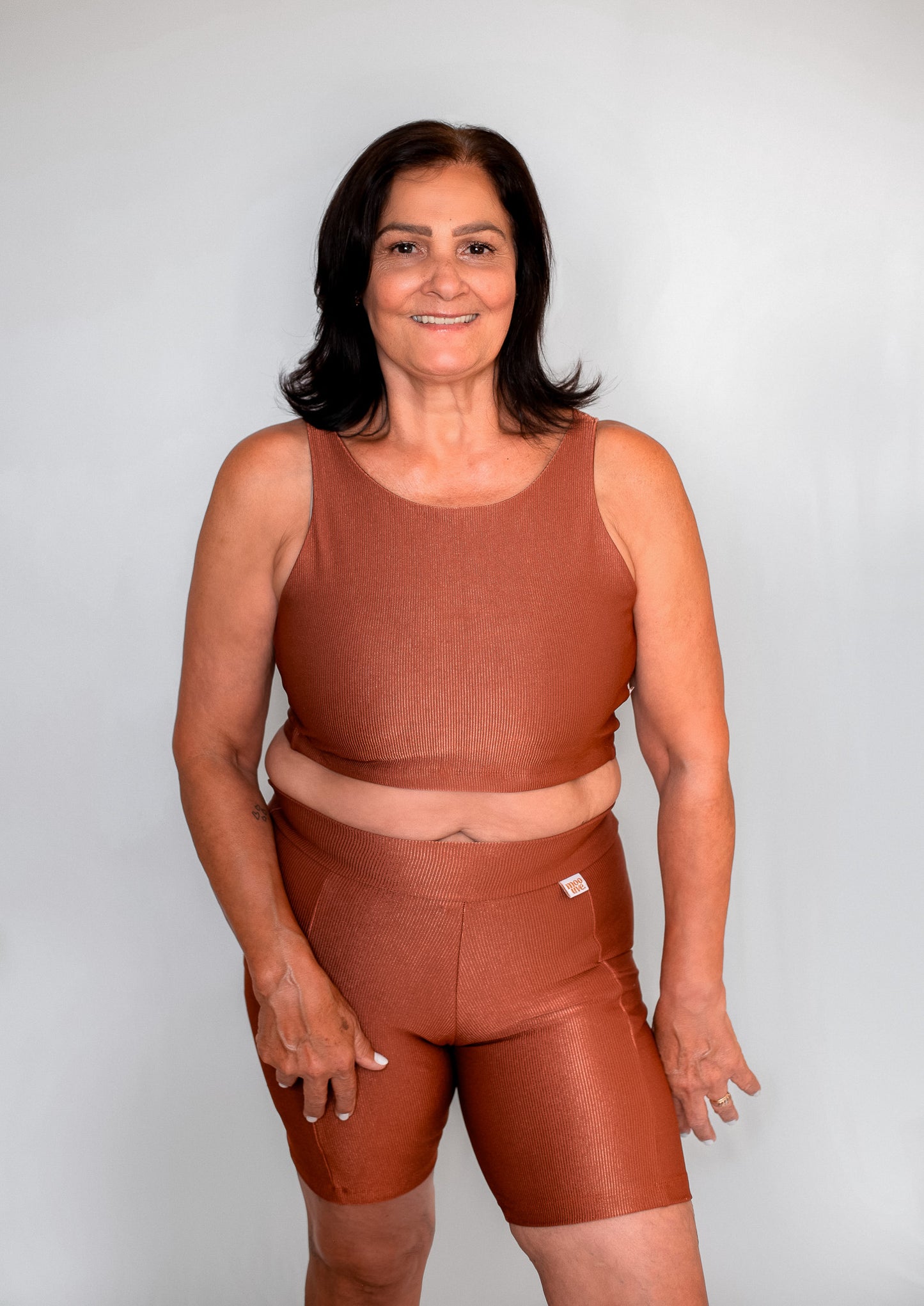 Short biker com bolso âmbar