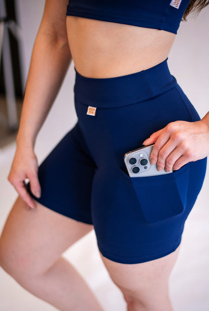Short biker com bolso