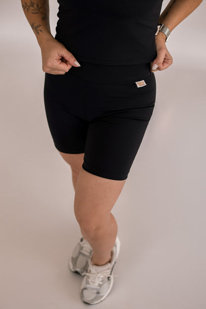 Short Basic Black