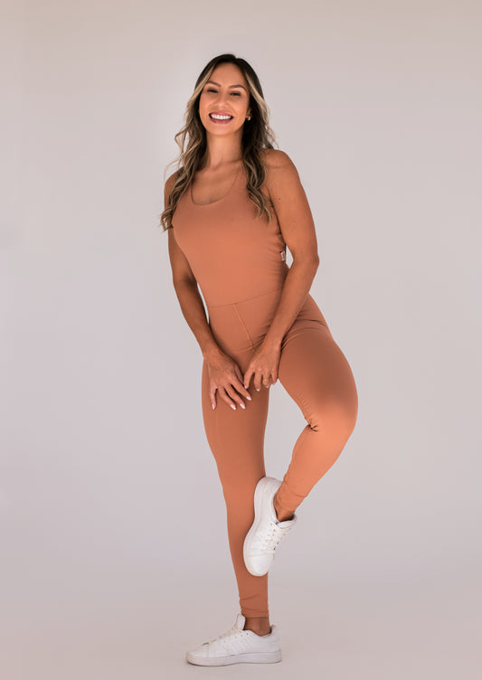 Macacão Core Avelã