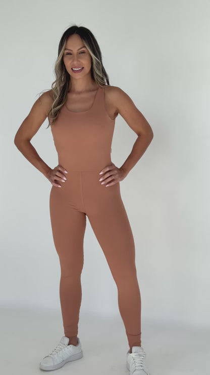 Macacão Core Avelã